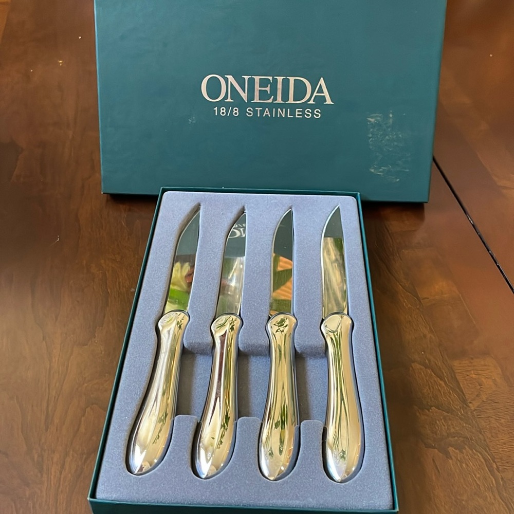 Oneida 18/8 stainless steel steak knives knife set of 4 boxed